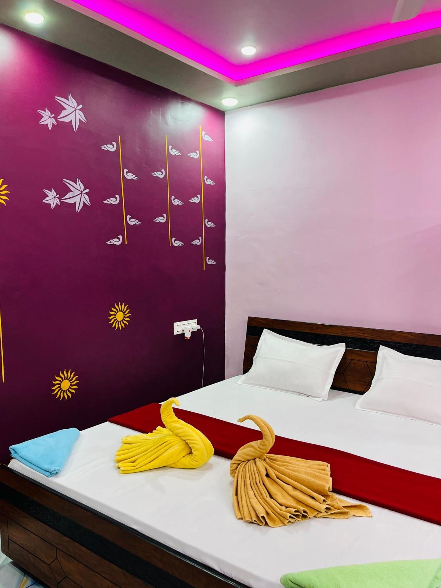 Kamdhenu Home Stay Garudeshwar エクステリア 写真