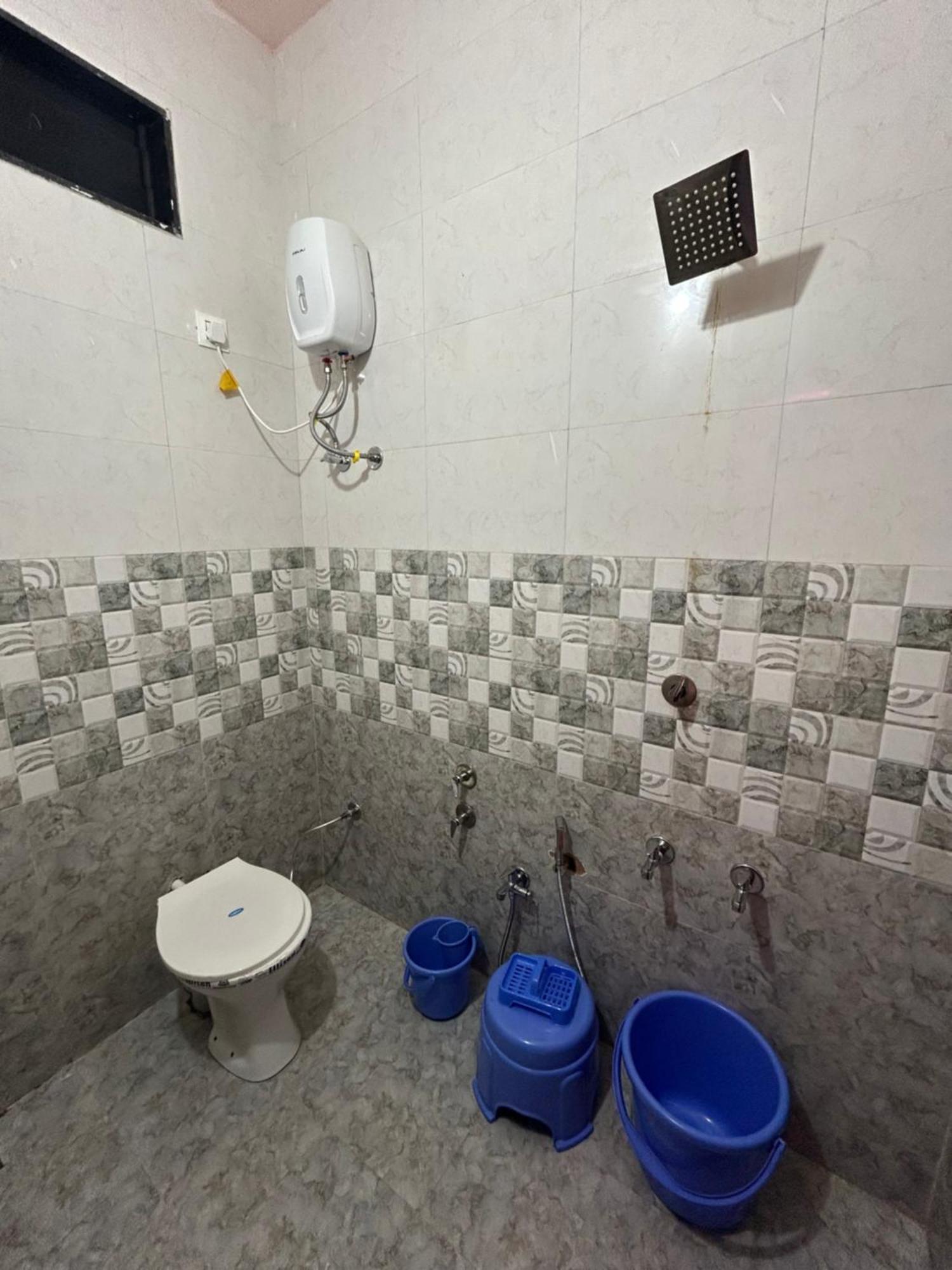 Kamdhenu Home Stay Garudeshwar エクステリア 写真
