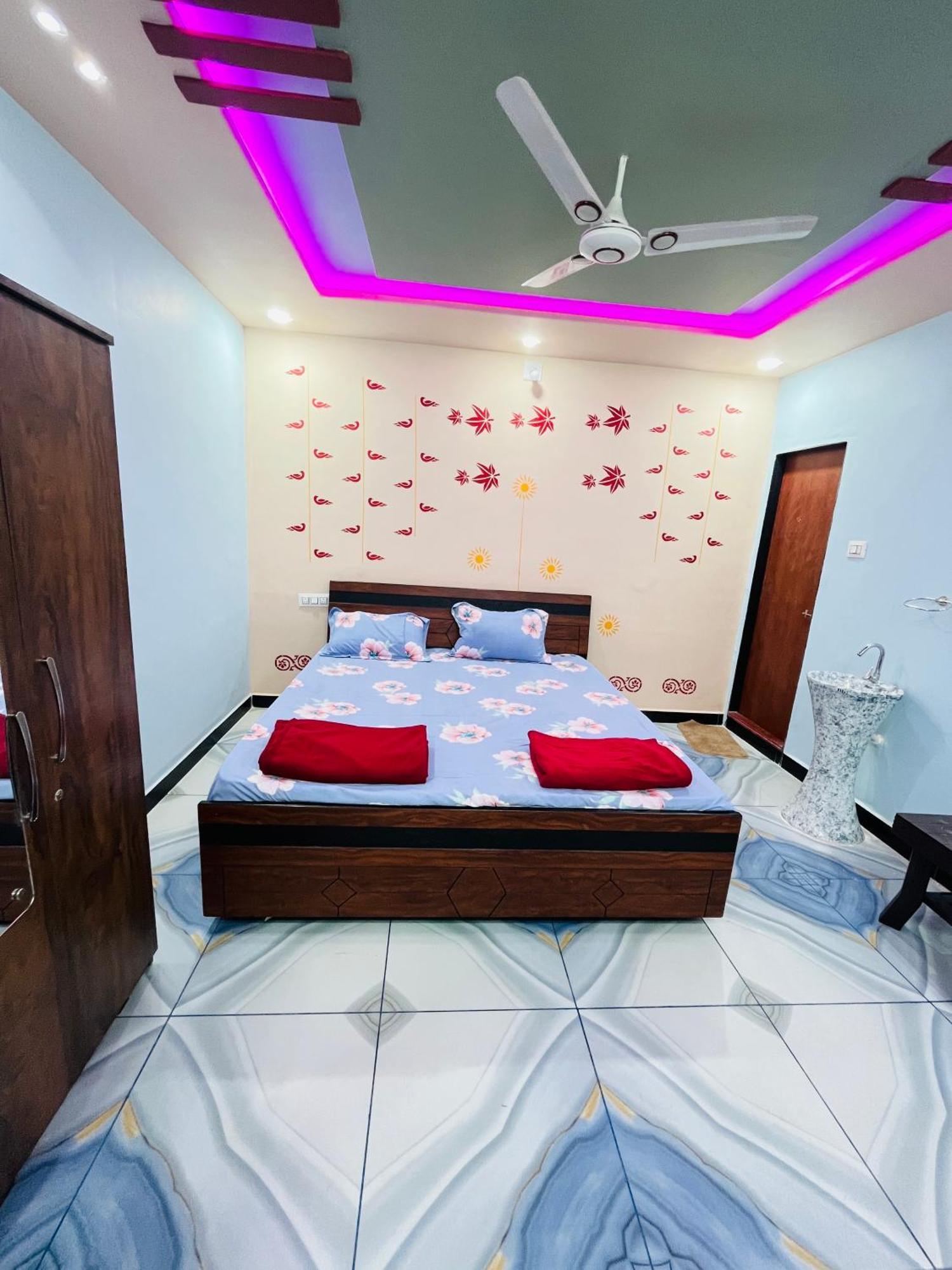 Kamdhenu Home Stay Garudeshwar エクステリア 写真